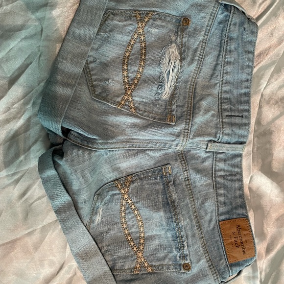 Abercrombie and Fitch 00 shorts - Picture 2 of 2